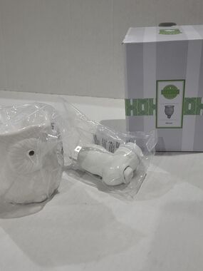 Scentsy White Ceramic Owl Warmer with Plug Accessory